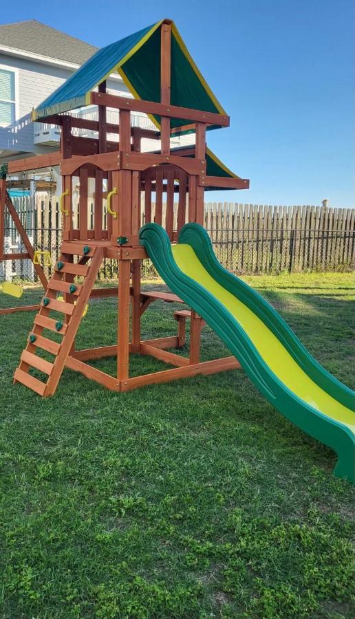 Villa Spring Break Specials! Front Row Views - Tiki Bar - Playground Bolivar Peninsula Exterior foto